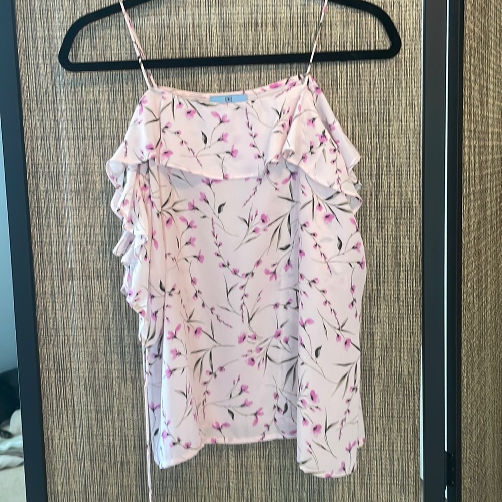 Floral sleeveless top